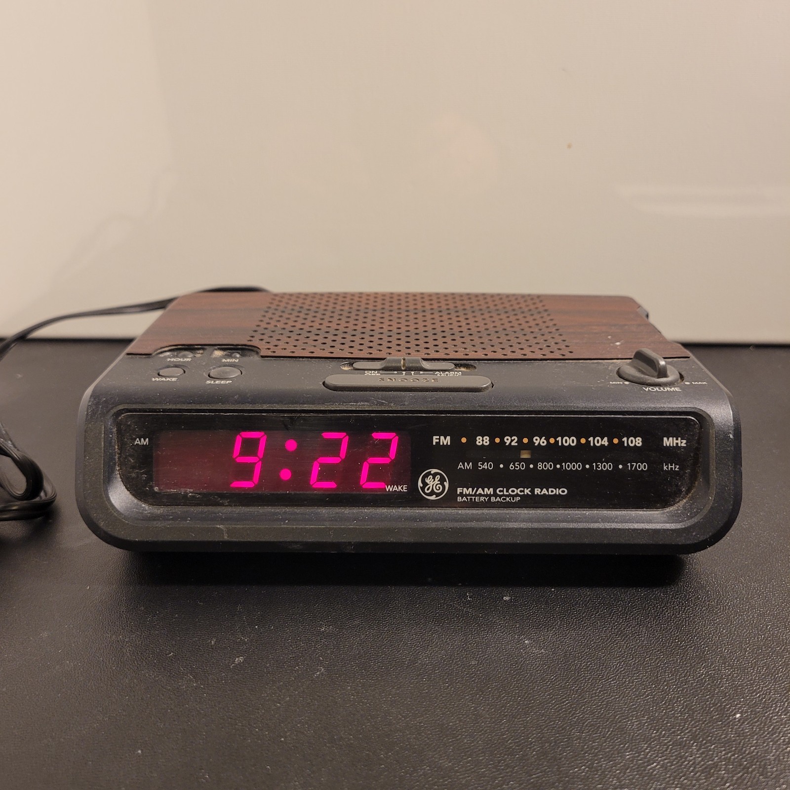 GE FM/AM Woodgrain Alarm Clock Radio 7-4613C Vintage -Tested Working