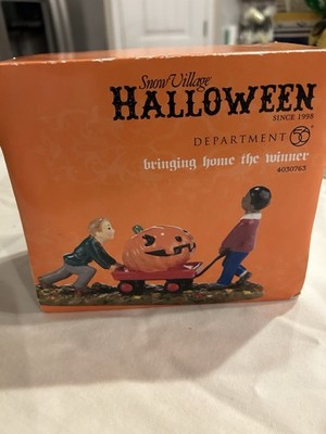 Department 56 Halloween  bringing home the winner  accessorie piece