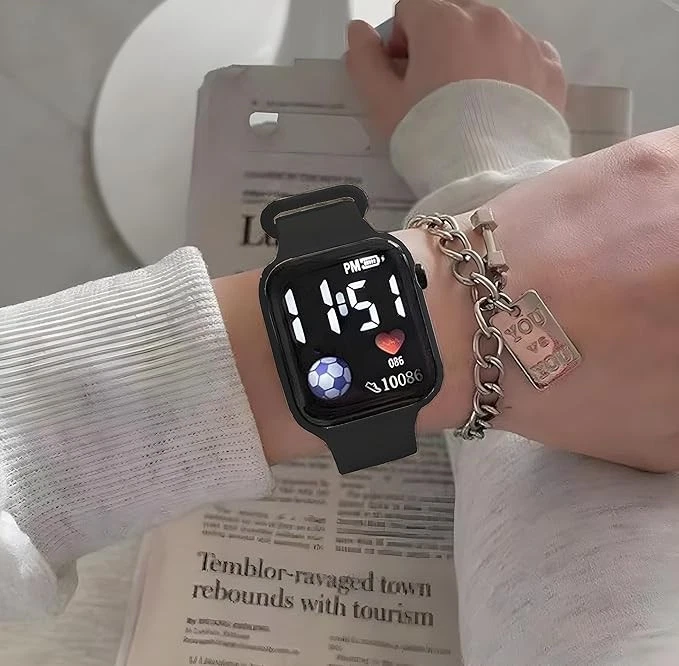 Smart Watch for Men/Women Waterproof Bluetooth, iPhone , Android fitness tracker - Image 4 of 4