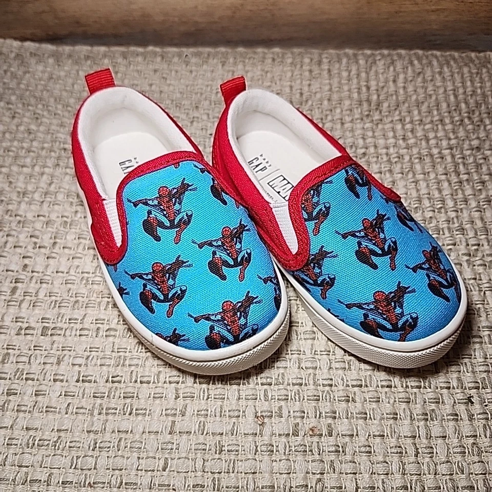 Zapatillas sin cordones Gap para niños pequeños Spider Man talla 5 Foto 2 de 4