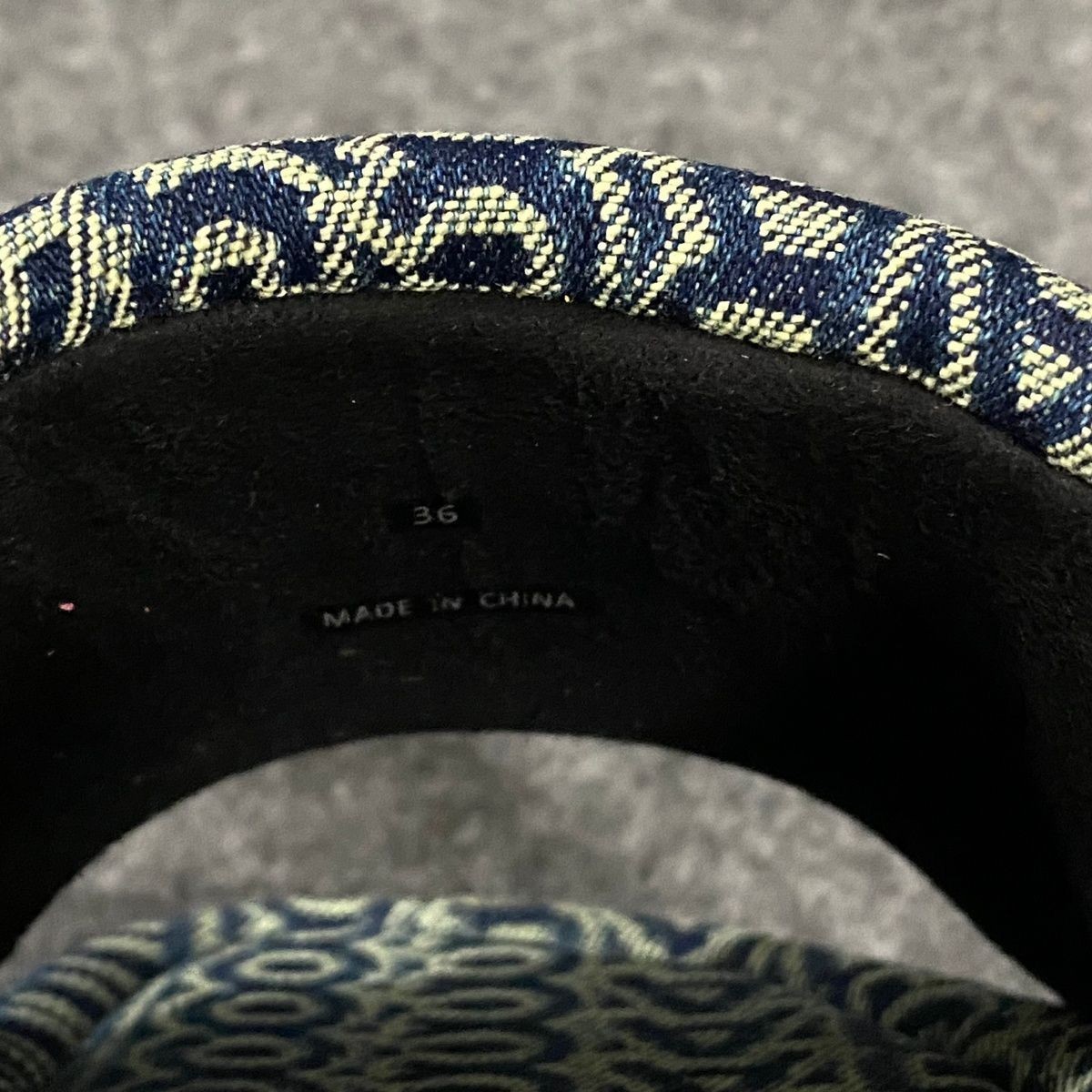Marc Jacobs The Denim Monogram Slide Women's Size US 6 Sun