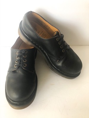 dr martens 1561