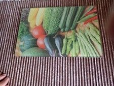 GLASS CHOPPING BOARD / TABLE CENTRE PIECE - VEGATABLE  PATTERNED - LOOK
