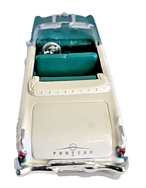 1955 Pontiac Starchief Green & White Convertible 1:43 Scale Diecast By New Ray - Image 4 of 4