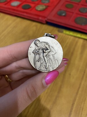 Médaille Cyclisme 2º Gran Premio Prairies 1º Trophée Renault 1969 33 MM Gg Médaille Cyclisme 2º Gran Premio Prairies 1º Trophée Renault 1969 33 MM Gg
