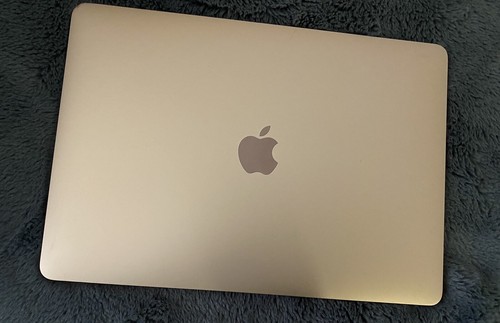 MacBook Air 13″ – Apple M1 Chip 8GB Memory 512GB SSD Integrated 8-core GPU