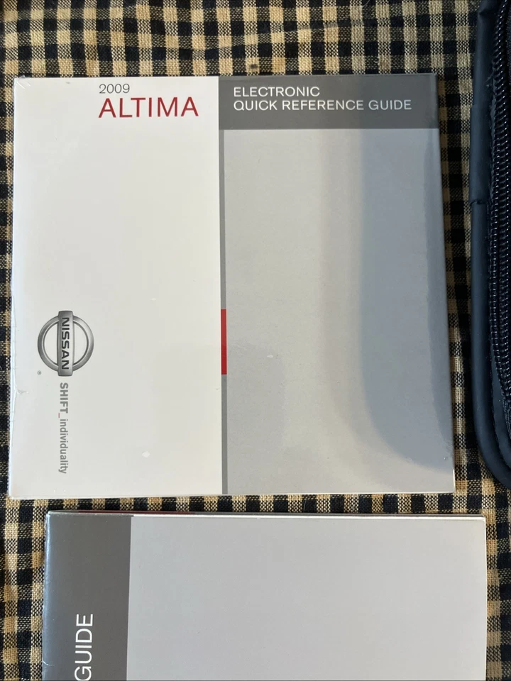Nissan Altima 2009 manual del propietario con estuche y toda la literatura más DVD sellado Foto 3 de 4