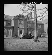 Photo:Washington DC Australian Legation Mrs Casey 1942 Car Front Entrance