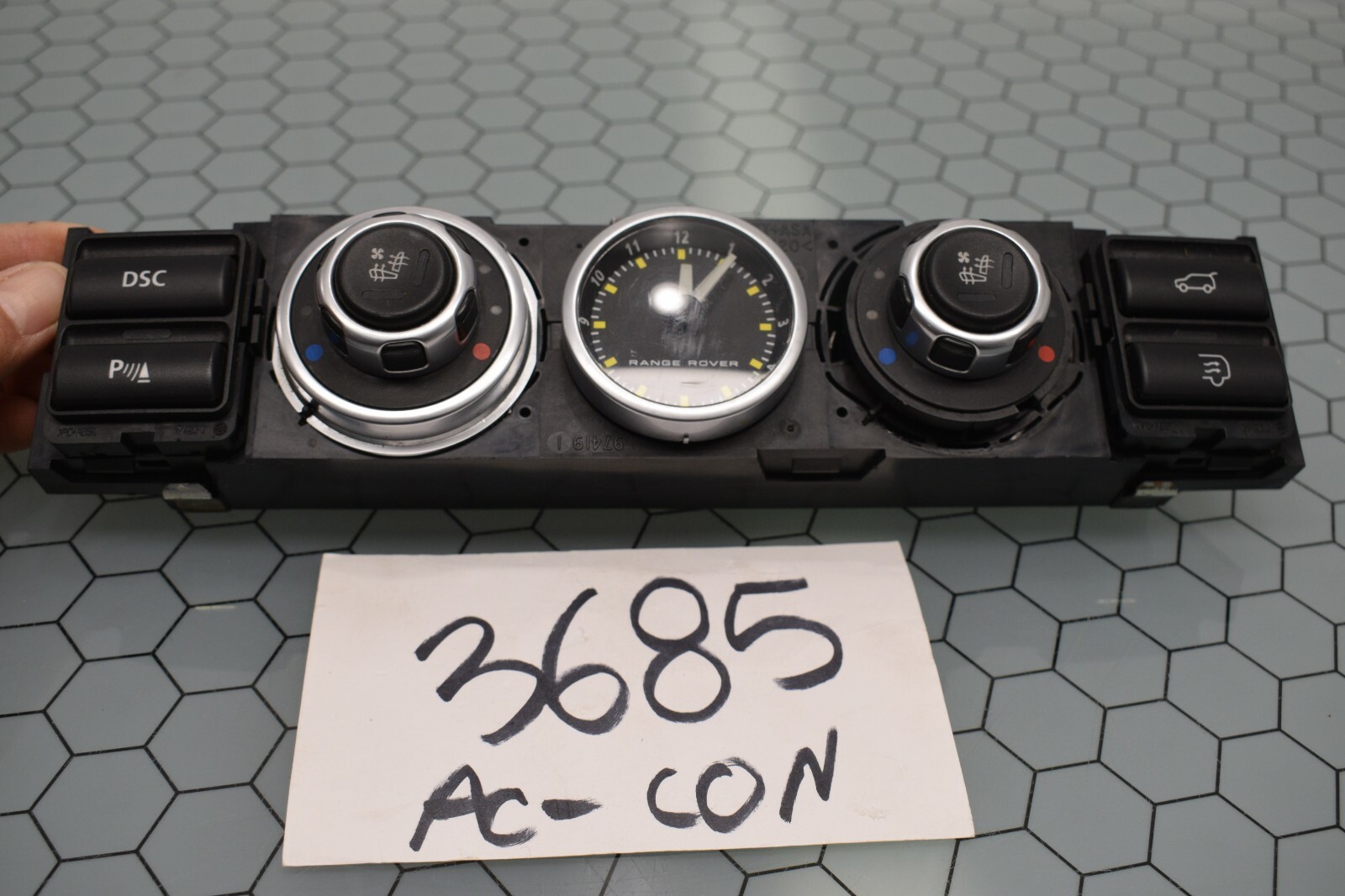 07 08 09 Range Rover L322 Clock, Heated Cooled Seat Control Used Stock #3685-AC