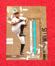 DONTRELLE WILLIS MARLINS 2004 LEATHER AND LUMBER #53 GOLD 24/25 (B1)