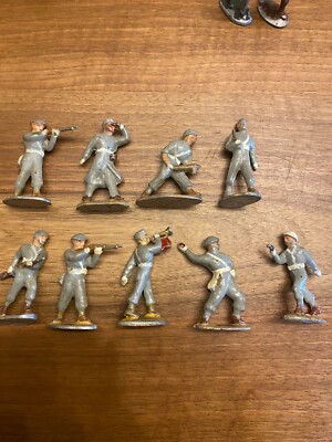 RARE LOT JOUET ancien 12 figurines soldat en plomb EUR 35,00 - FR RARE LOT JOUET ancien 12 figurines soldat en plomb EUR 35,00 - FR