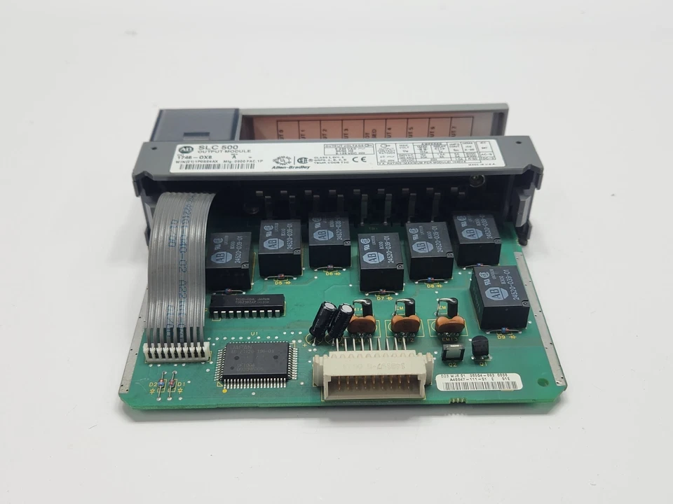 ALLEN-BRADELY 1746-OX8 SLC 500 MÓDULO DE SALIDA DIGITAL DE 8 PUNTOS SER A Foto 2 de 4