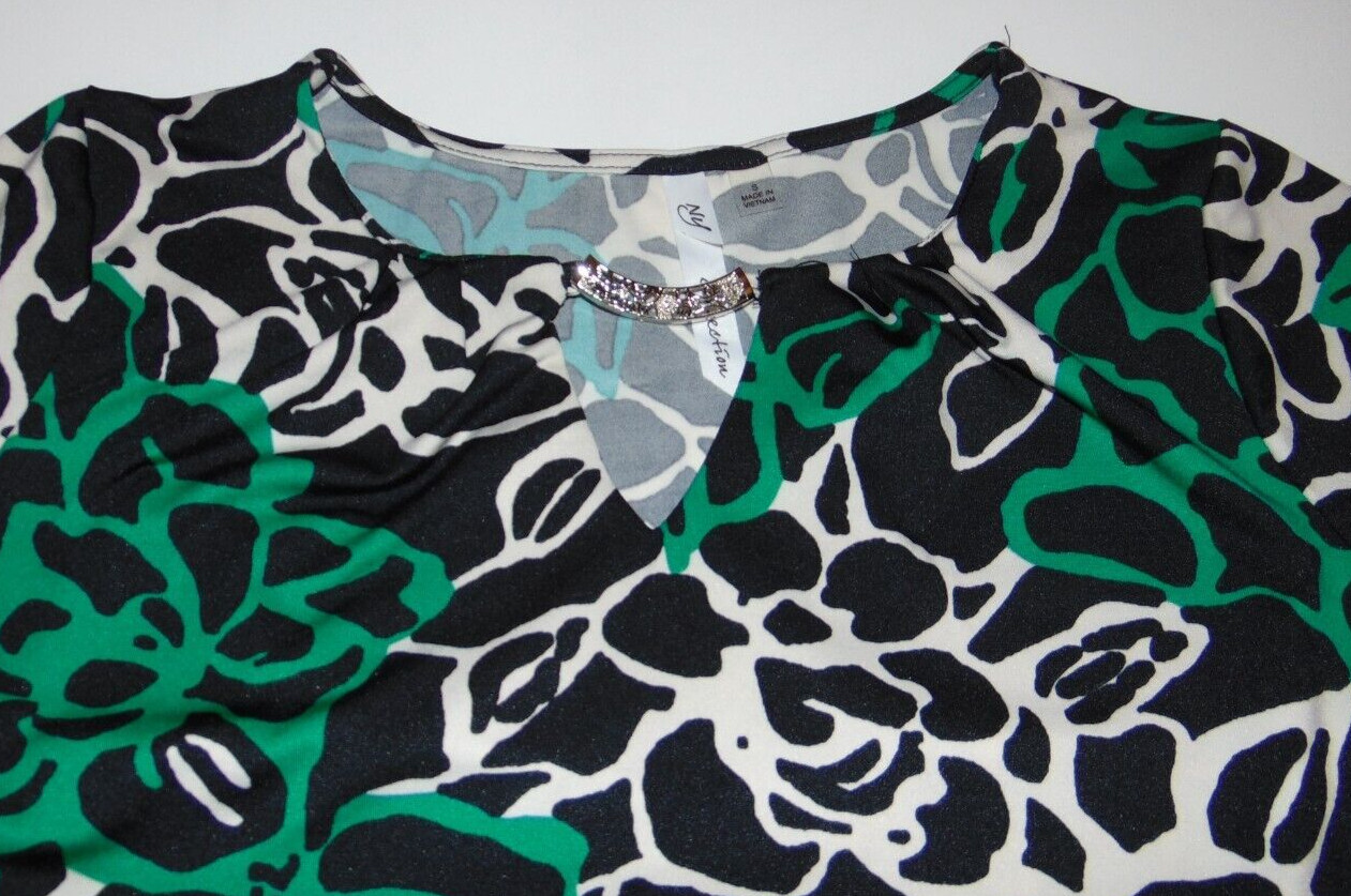 ~NWT Women's NY COLLECTION Flower Short Sleeve Top! Size S Super Cute FS:)~
