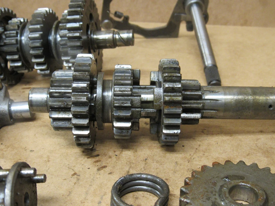 Yamaha DT100 DT 100 1974 74 caja de cambios de transmisión Foto 3 de 4