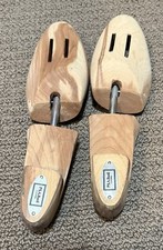 JoS. A. Bank Mens Medium 8-10 Cedar Wood  Metal Shoe Trees Stretchers Full Toe