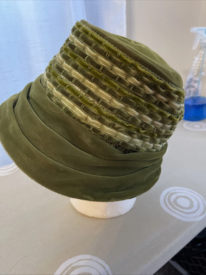 编织女士天鹅绒帽子绿色 40 年代 50 年代联盟制造多绿色圆顶 — 第 3/4 张图片