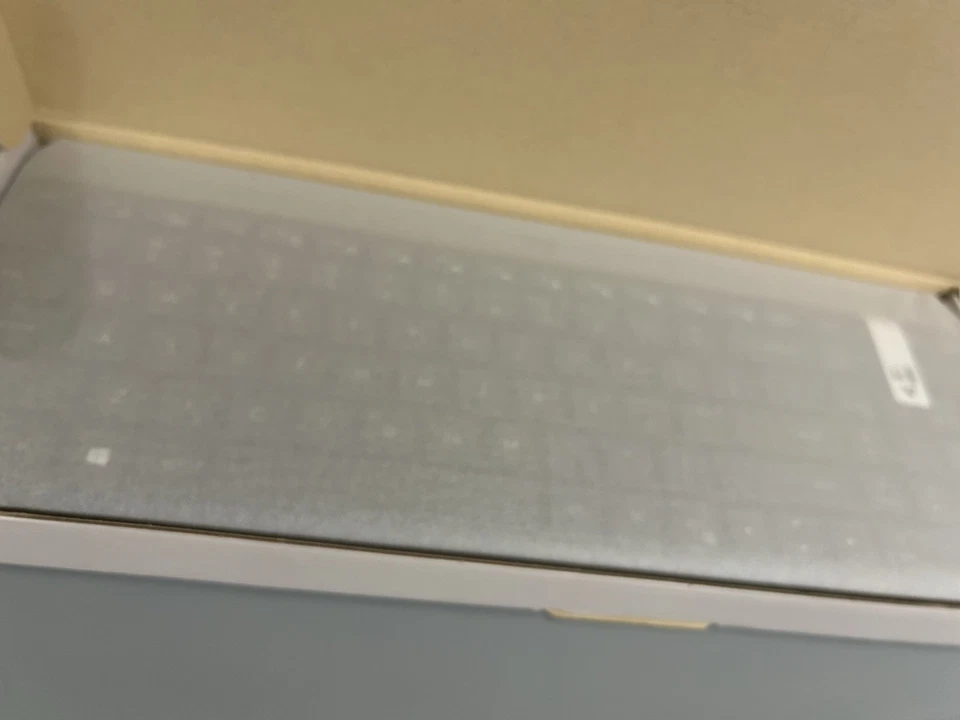 Brand New Logitech MK470 Slim Combo Wireless Keyboard and Mouse Black - Image 4 of 4