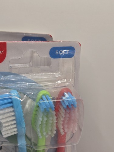12 Pk -Colgate Disposable Super Flexi Superior Clean Toothbrushes (4 Packs of 3) - Picture 2 of 3