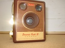 الكاميرات — KODAK BROWNIE FLASH 1V