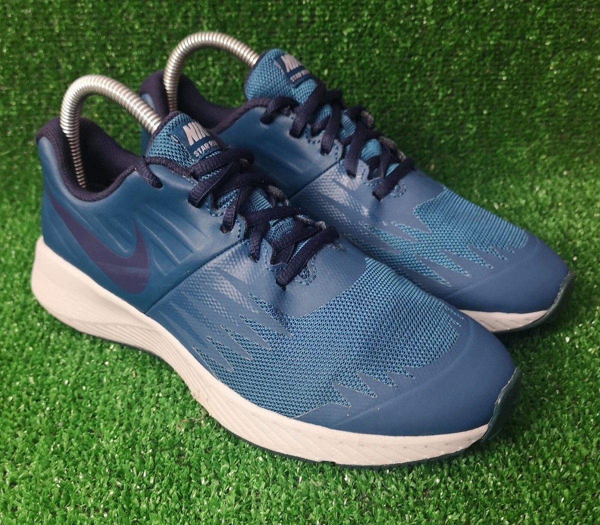 Nike trainers hotsell womens navy