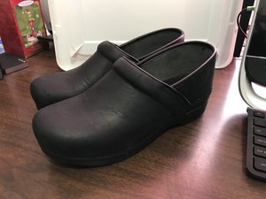 nursing shoes size 11