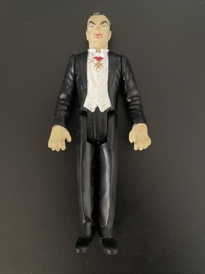 Vintage 1997 Universal Monsters DRACULA 3.75  Action Figure Burger King Toy