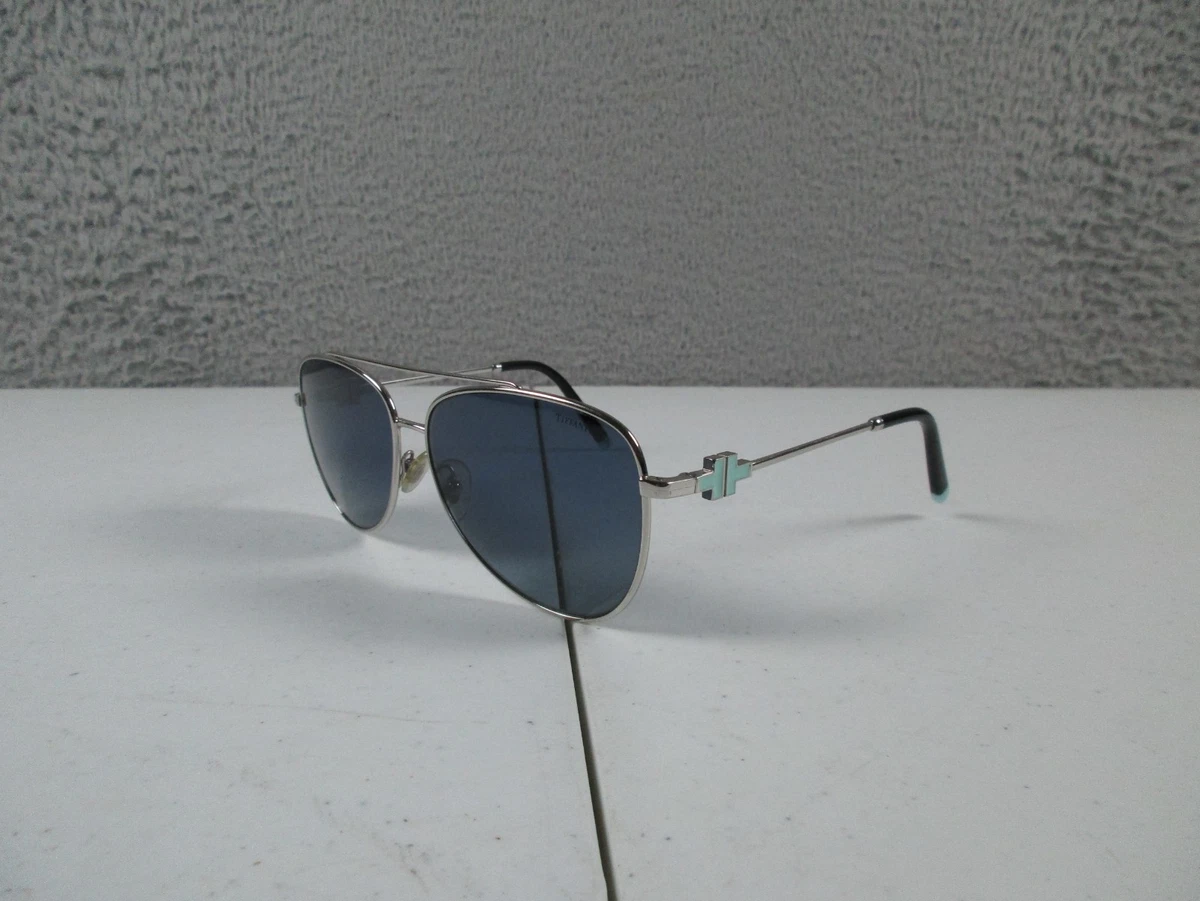 Like New Tiffany & Co. Women\'s Aviator Sunglasses (3021) in Polarized Silver Tiffany & Co. Return to Tiffany Heart Tag TF3021 Aviator  main image 2