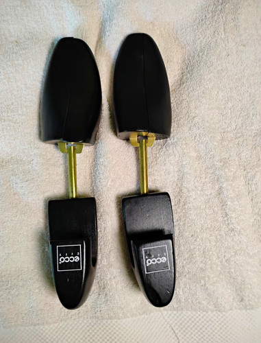 ECCO Wood Shoe Trees Pair Black Adjustable with Brass Rod MPN L9-15