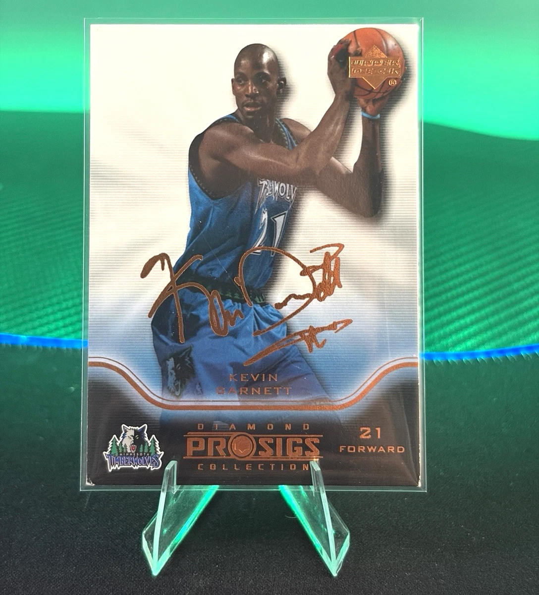 Kevin Garnett Autographed Basketball NBA Trading Cards