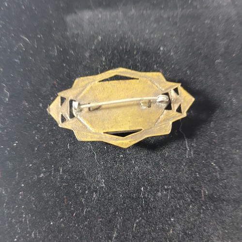 Victorian Green Stone Brass C-Clasp Brooch - Picture 3 of 6