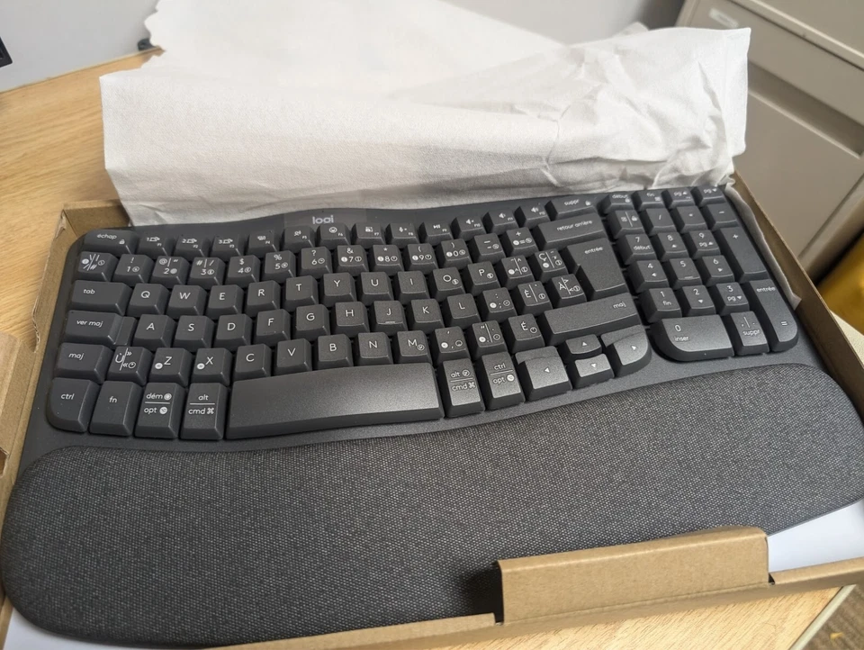 Logitech Wave Keys MK670 Combo Ergonomic Wireless (Keyboard ONLY) (no receiver) - Image 2 of 3