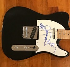 * LOS LOBOS * signed electric guitar * DAVID HIDALGO, CESAR ROSAS & CONRAD * 3