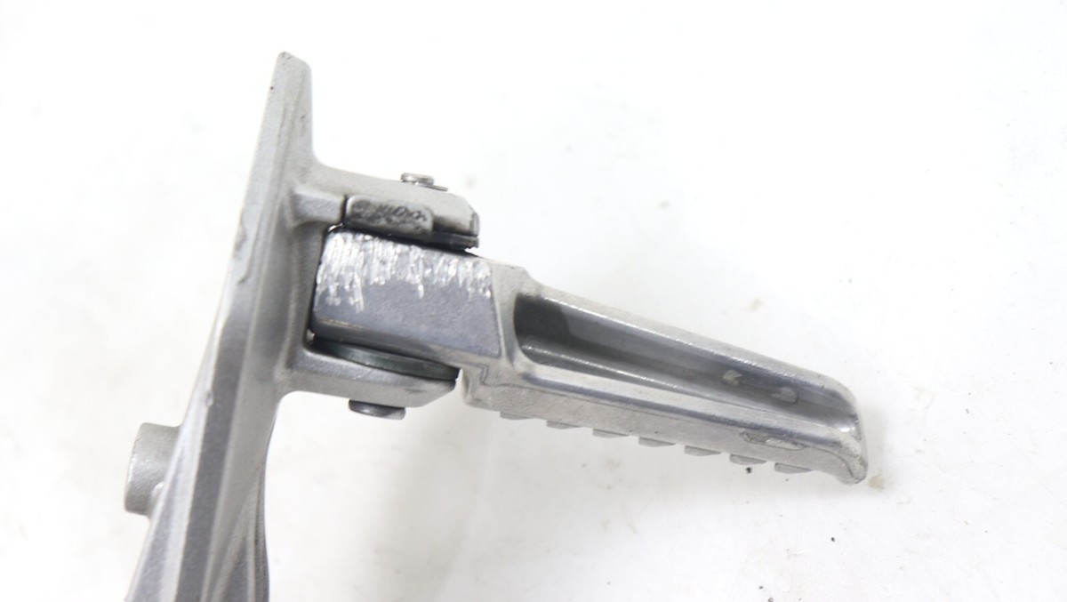 06-07 KAWASAKI NINJA ZX10ROEM RIGHT REAR BACK PASSENGER PEG | eBay