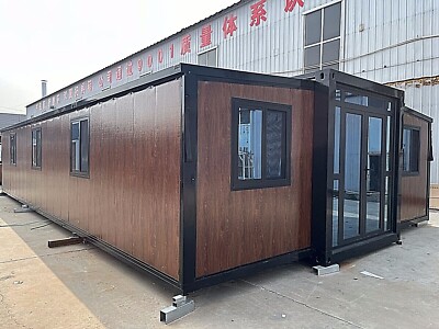 Welcome to Your Charming Retreat: Explore this Inviting 1-Bedroom Prefabricated