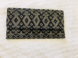 moyna clutch