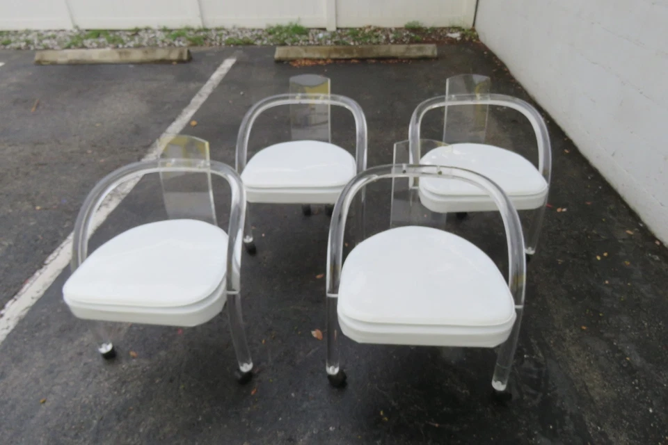 Juego de cuatro sillas de comedor Hollywood Regency Mid Century Lucite Burl 6003 Foto 2 de 4
