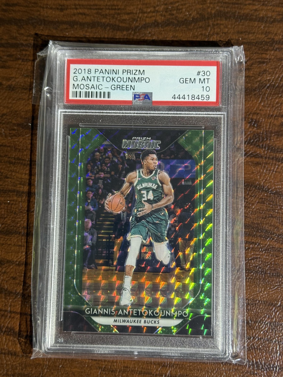 2018 PANINI PRIZM Giannis Antetokounmpo Mosaic - Green #30 PSA 10
