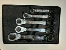 Blue Point Metric 5pc Offset Ratcheting Double Box End Wrench Set 7 - 17mm Blue Point Metric 5pc Offset Ratcheting Double Box End Wrench Set 7 - 17mm