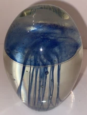 Dynasty Gallery Paperweight Jelly Fish Art Glass Blue Glows in Dark 3.5" Tall