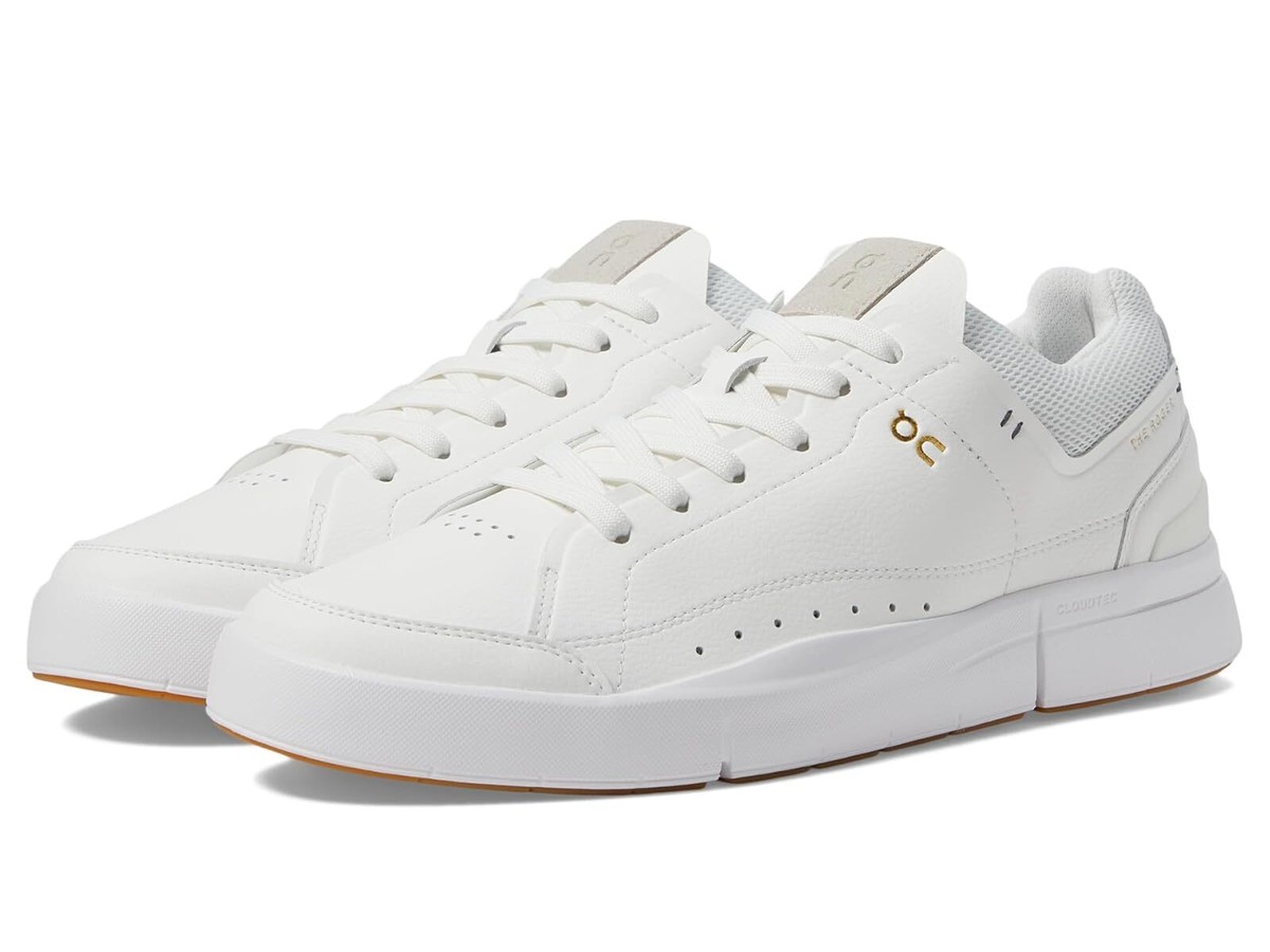 Man's Sneakers & Athletic Shoes On The ROGER Centre Court 2