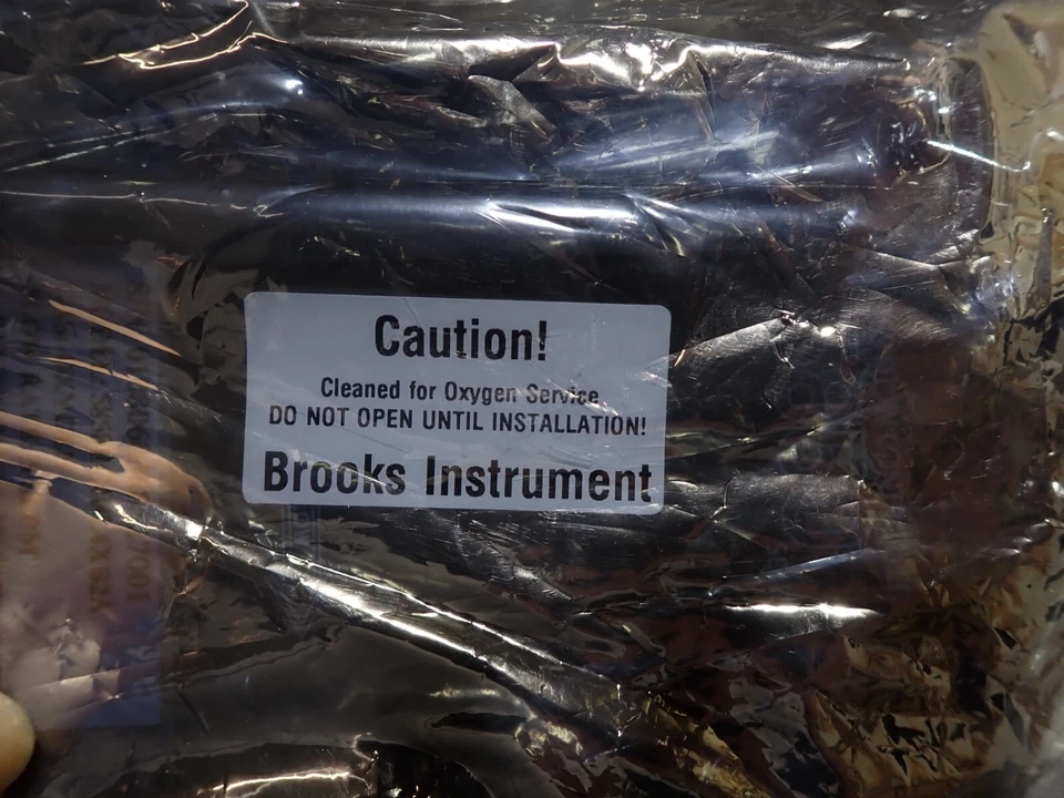 5850EC4BL4XB2A BROOKS Gas Flow Controller NEW  - Image 2 of 3