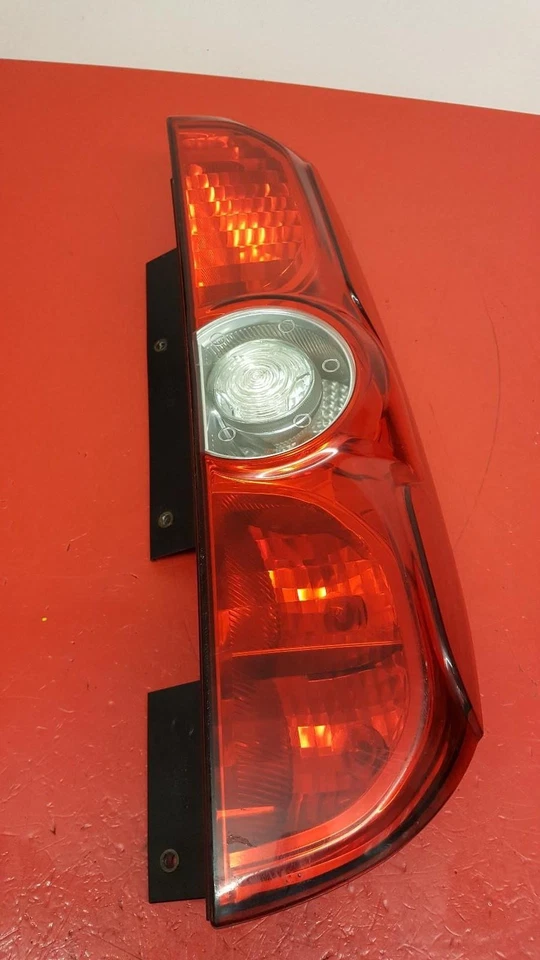 2011 FIAT DOBLO OFFSIDE REAR TAIL LIGHT DRIVERS LAMP - image 2 of 4