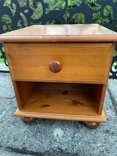 Single Pine Bedside Unit / Lamp Table With Drawer Bun Feet