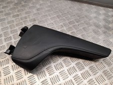 Chevrolet Camaro 2016 Mitte Armlehne 8209130 ATV53166