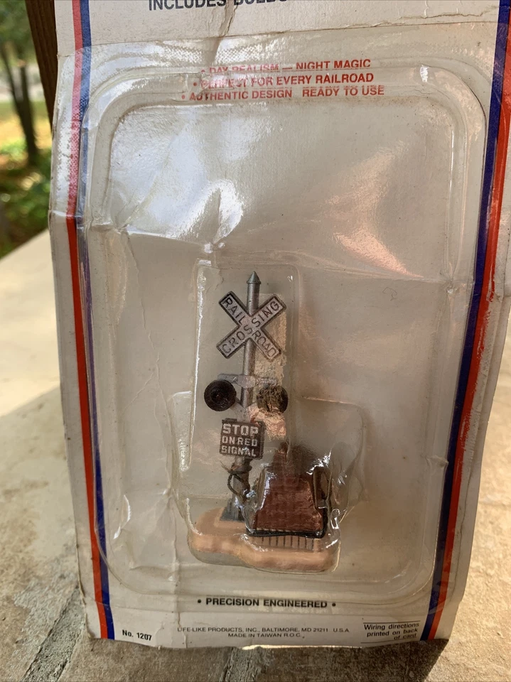 HO Scale Life-Like Light-Ups Railroad Signal No. 1207 NEW - Image 2 of 4