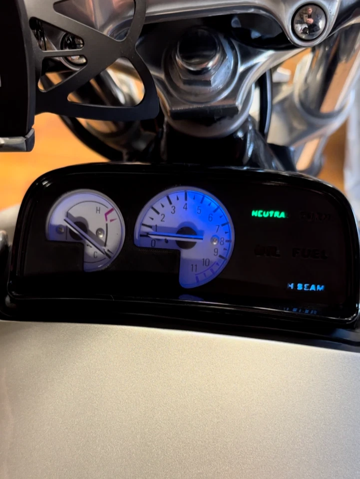 Cubierta de racimo calibre Yamaha Vmax 1200 (DISEÑO DE ORIFICIO ABIERTO) Foto 4 de 4