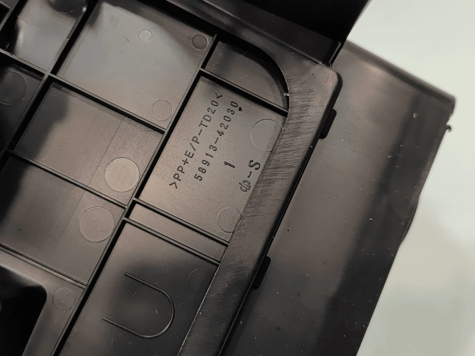 2019-2022 TOYOTA RAV4 CENTER CONSOLE BASE FRAME BODY & ARMREST ARM REST OEM - Imagem 4 de 4