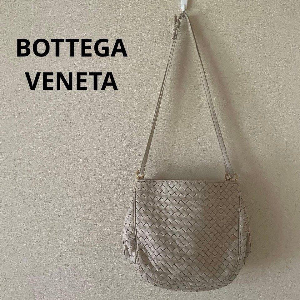 BOTTEGA VENETA Authentic Luxury shoulder bag Designer off white 22×22cm