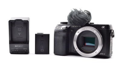 【Neuwertig】Sony Alpha NEX-6 Spiegellose Digitalkamera 16,1MP Schwarz aus...