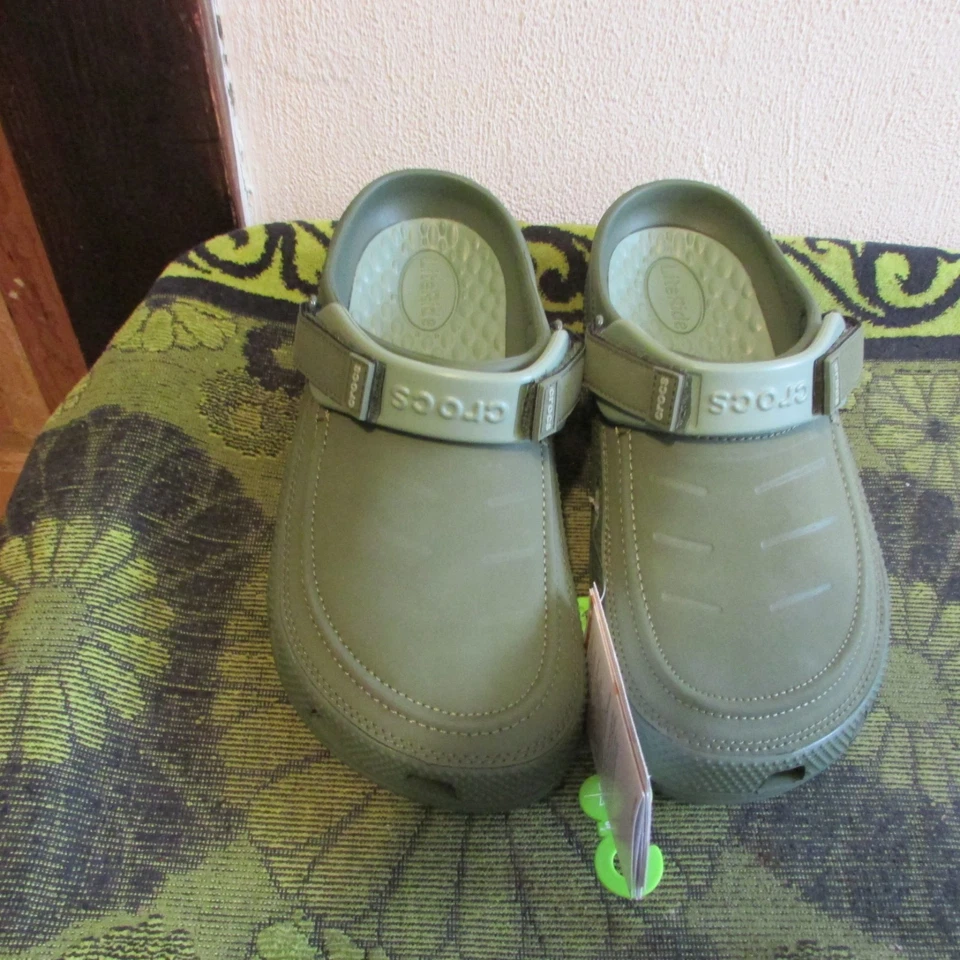 Elige color y talla. Zuecos para hombre Crocs Yukon Vista II LR, zapatos informales. Foto 3 de 4